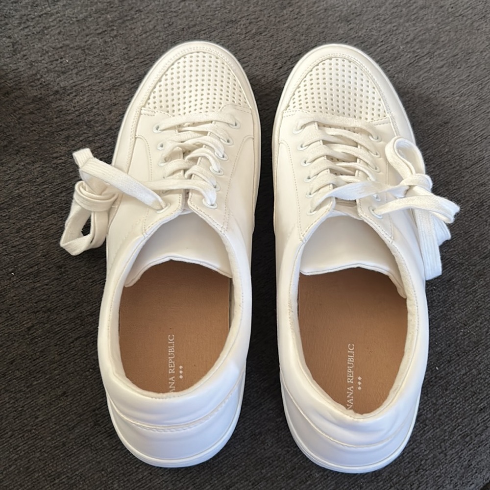 NWOT Womens Banana Republic Perforated Sneakers - Picture 4 of 11
